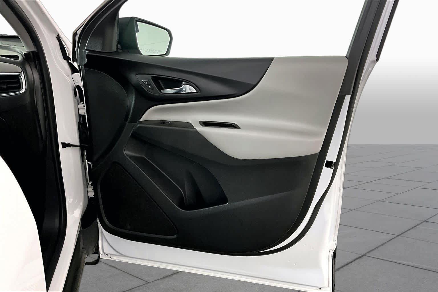 Used 2023 Chevrolet Equinox LS w/ LS Convenience Package FWD image 21