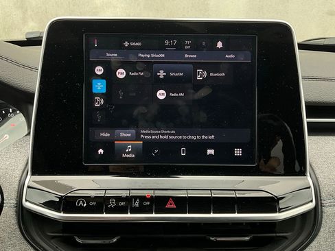 Used 2025 Jeep Compass Latitude image 31