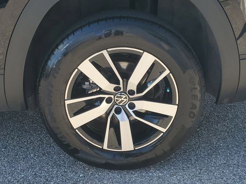 Used 2023 Volkswagen Atlas SE image 9