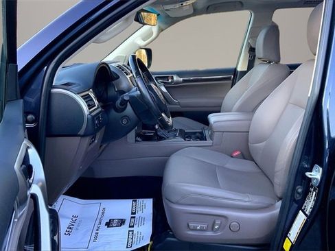Used 2020 Lexus GX 460 Premium w/ Premium Package image 18