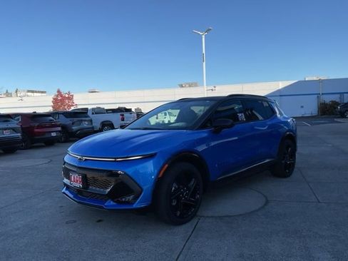 New 2026 Chevrolet Equinox EV RS image 3