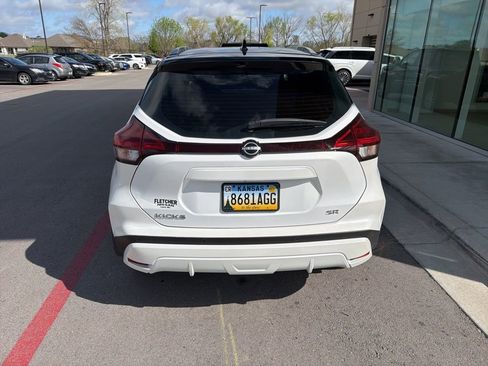 Used 2023 Nissan Kicks SR w/ SR Premium Package image 12