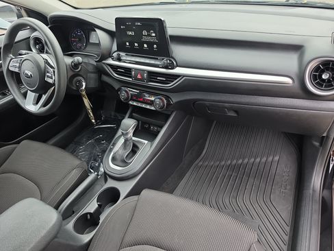 Used 2019 Kia Forte LXS FWD image 11