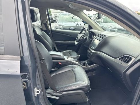 Used 2018 Dodge Journey Crossroad w/ Driver Convenience Group FWD image 17