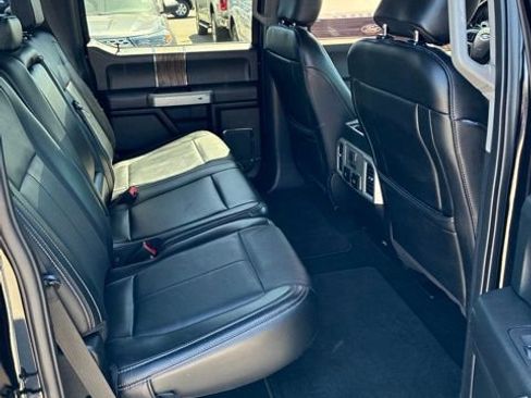 Used 2019 Ford F150 Lariat w/ Equipment Group 502A Luxury AWD/4WD image 30