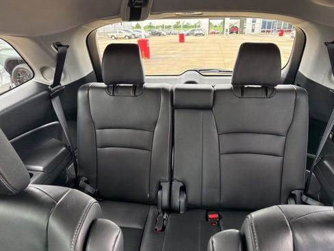 Used 2020 Honda Pilot Touring image 15