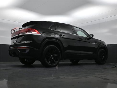 Used 2024 Volkswagen Atlas Cross Sport SE image 31