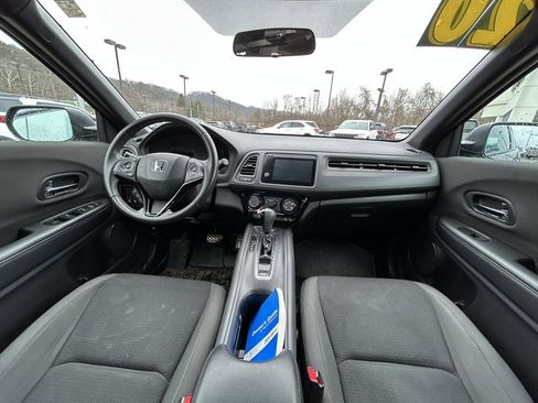 Used 2020 Honda HR-V Sport image 8
