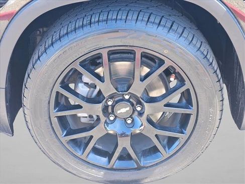Used 2021 Chevrolet Trax LT w/ Midnight Edition FWD image 22