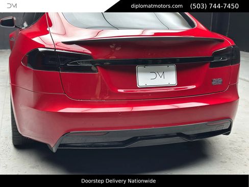 Used 2021 Tesla Model S Plaid image 15