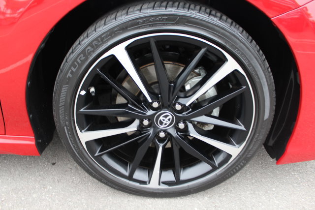 Used 2019 Toyota Camry XSE FWD image 12