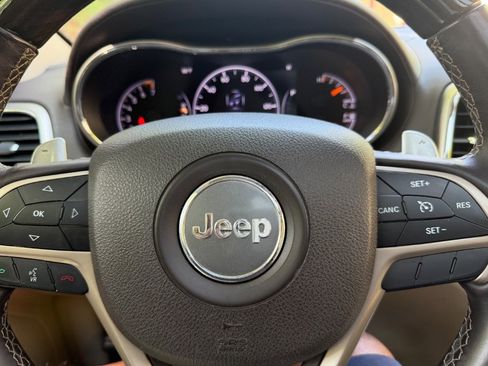 Used 2014 Jeep Grand Cherokee Overland RWD image 16