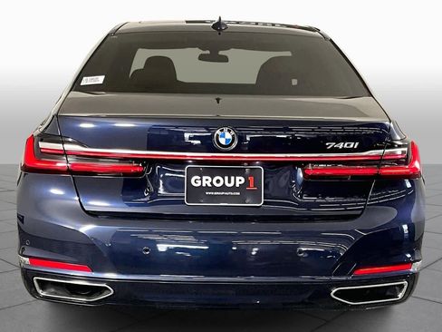 Used 2020 BMW 740i w/ Premium Package image 5