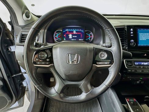 Used 2022 Honda Pilot Touring image 9