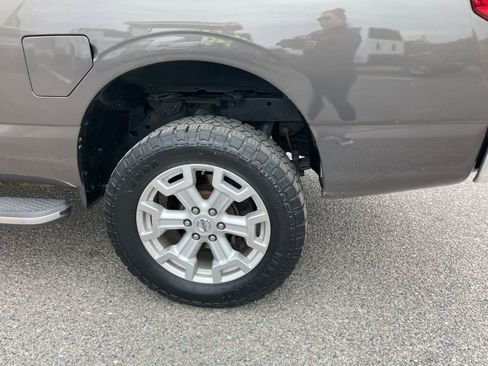 Used 2016 Nissan Titan SL image 9