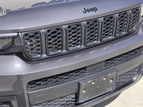 Used 2024 Jeep Grand Cherokee L Laredo RWD image 11