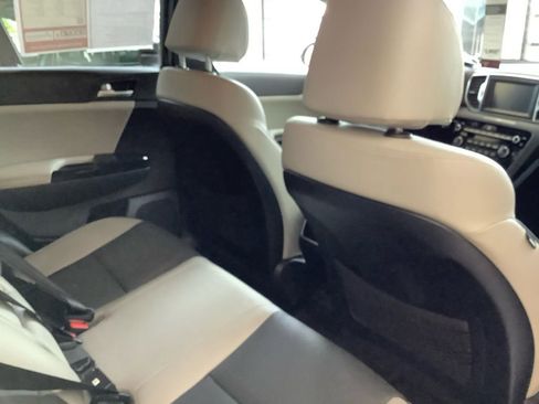 Used 2019 Kia Sportage EX w/ EX Sport Appearance Package AWD/4WD image 17