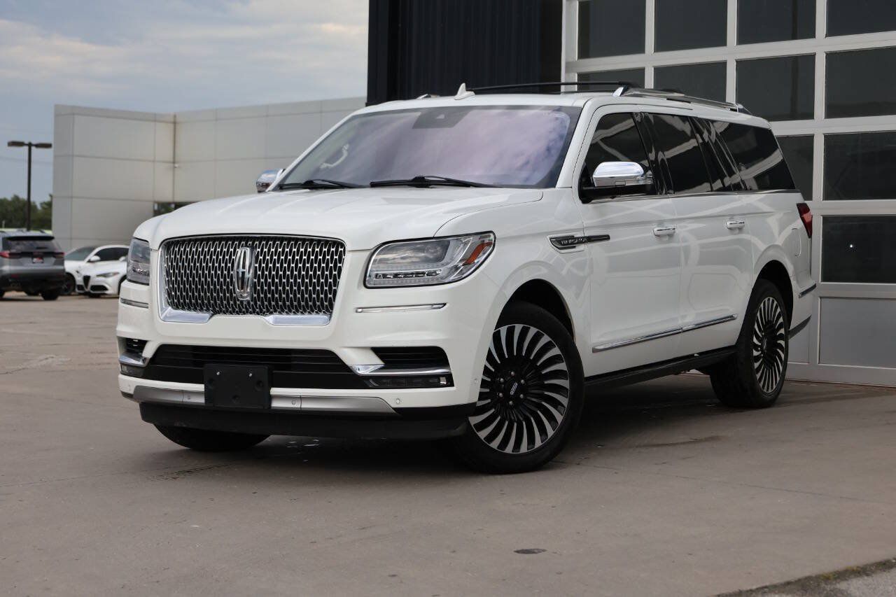 Used 2020 Lincoln Navigator L Black Label w/ Cargo Convenience Package AWD/4WD image 3