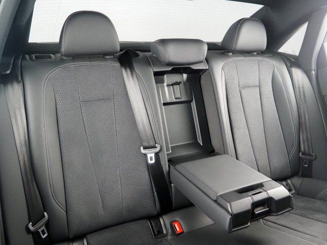 Used 2023 Audi A4 2.0T Prestige quattro S-Line w/ Prestige Package AWD/4WD image 14