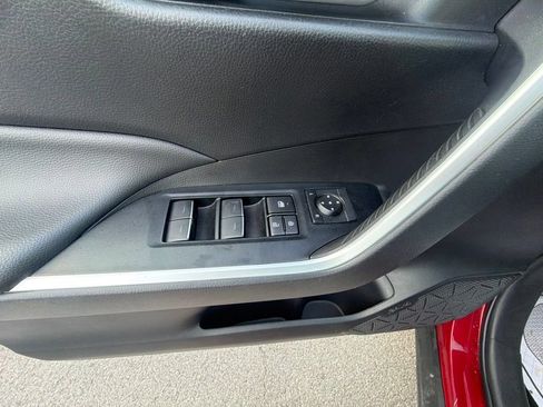Used 2025 Toyota RAV4 XLE AWD/4WD image 15