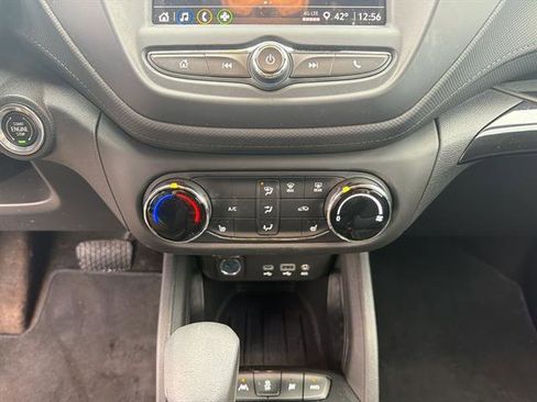 Used 2023 Chevrolet TrailBlazer LT image 39