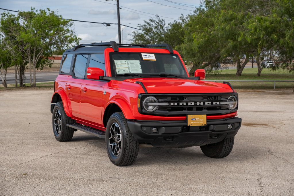 Certified 2023 Ford Bronco Outer Banks AWD/4WD image 2