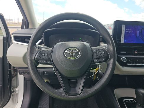 Used 2024 Toyota Corolla LE FWD image 6