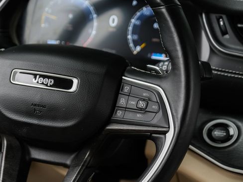 Used 2022 Jeep Grand Cherokee L Limited AWD/4WD image 28