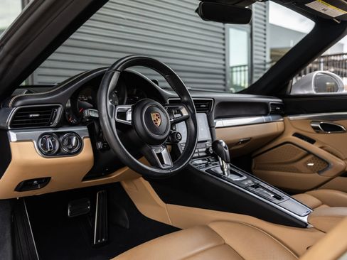 Certified 2017 Porsche 911 Carrera 4S AWD/4WD image 4