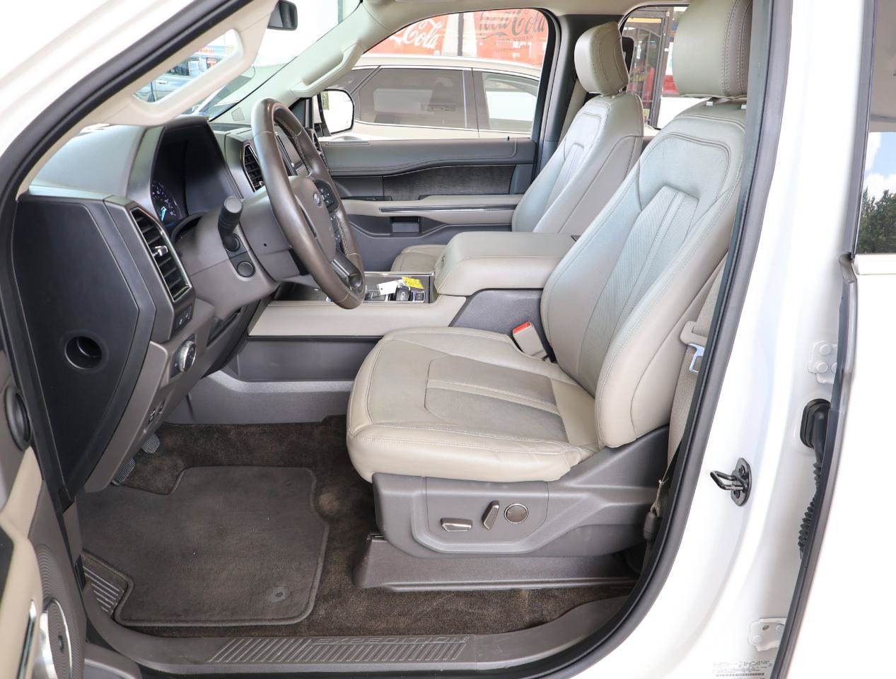 Used 2018 Ford Expedition Limited w/ Equipment Group 302A RWD image 13