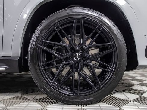 Used 2025 Mercedes-Benz GLS 580 4MATIC image 42