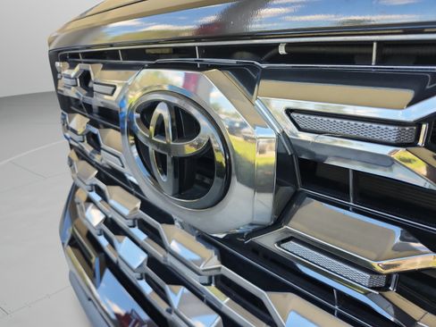 Used 2023 Toyota Tundra Platinum AWD/4WD image 32