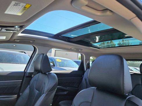 Used 2024 Kia Sorento SX image 18