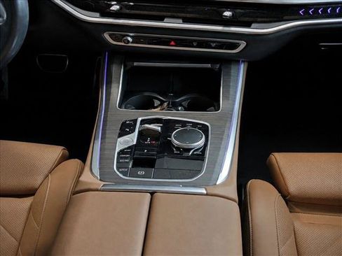 Used 2024 BMW X5 sDrive40i w/ M Sport Package RWD image 19