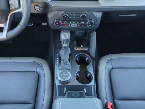 New 2025 Ford Bronco Outer Banks w/ Sasquatch Package image 19