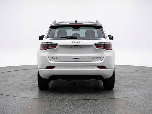 Used 2025 Jeep Compass Limited image 7