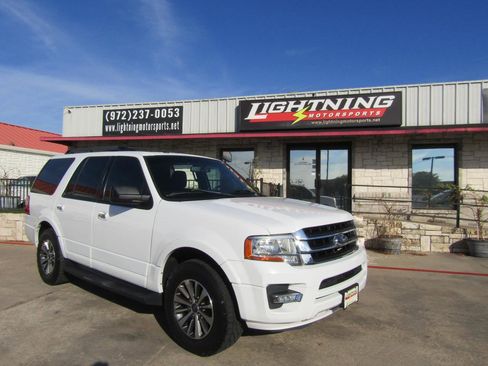 Used 2016 Ford Expedition XLT image 6