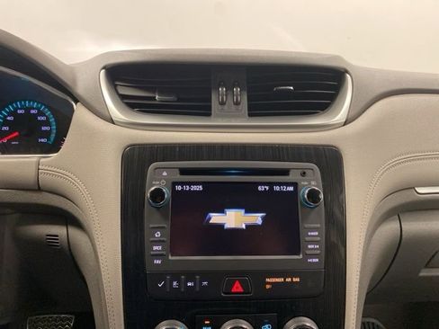 Used 2017 Chevrolet Traverse LT image 10