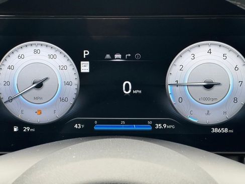 Used 2025 Hyundai Elantra Limited FWD image 14