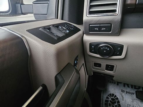 Used 2019 Ford F250 Limited image 24