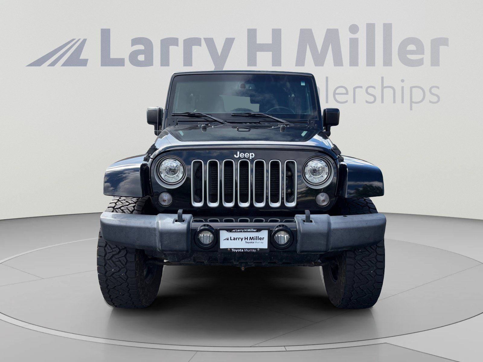 Used 2017 Jeep Wrangler Unlimited Sahara w/ Connectivity Group AWD/4WD image 8