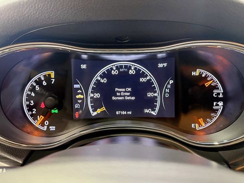 Used 2019 Jeep Grand Cherokee Laredo image 14