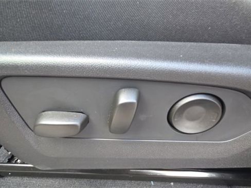 New 2026 GMC Canyon Elevation w/ Convenience Package image 31