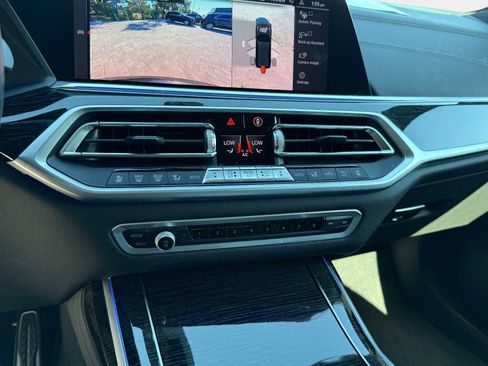 Used 2021 BMW X7 xDrive40i w/ M Sport Package image 43