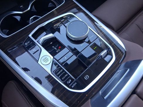 Used 2026 BMW X7 xDrive40i AWD/4WD image 16