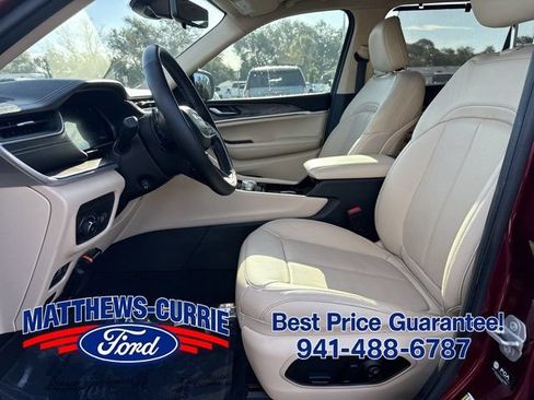 Used 2022 Jeep Grand Cherokee L Limited w/ Luxury Tech Group II RWD image 9