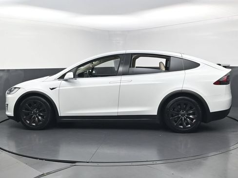 Used 2018 Tesla Model X 75D AWD/4WD image 8
