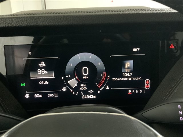 Used 2025 GMC Yukon XL Denali AWD/4WD image 31
