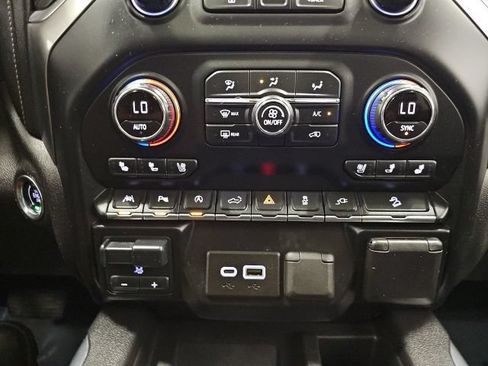 Used 2020 Chevrolet Silverado 1500 LTZ AWD/4WD image 23
