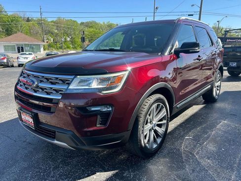 Used 2018 Ford Explorer XLT w/ Equipment Group 202A image 4